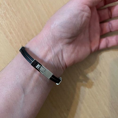 Comete men's bracelet like new, black and silver
