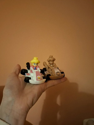 Super Mario figures like new