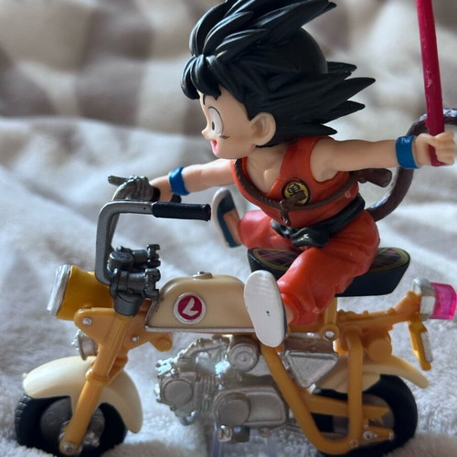 Son Goku baby φιγούρα καινούργια 13 εκατοστά με κουτί