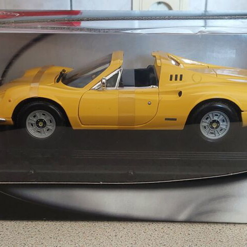 Hot Wheels Ferrari Dino 246 GTS 1:18 Scale Collectible Model Like New
