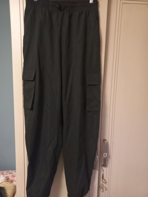 Kargo pants Only black like new size M