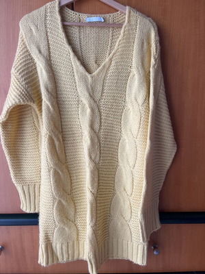 Combos knitted mini dress like new, yellow, wide sleeves with V neckline