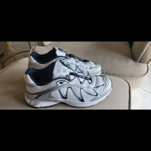 Salomon XT Whisper 42.5 athletic shoes like new, white