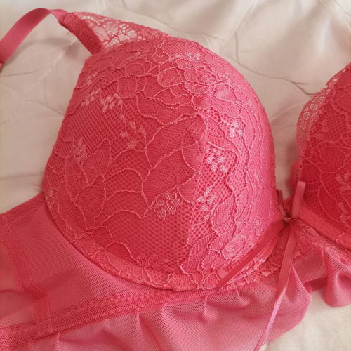 Pink bra new with lace