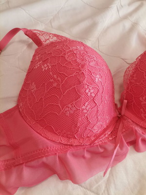 Pink bra new with lace