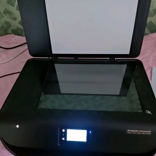 HP DeskJet 4535 multifunction printer like new, Wi-Fi, photo quality