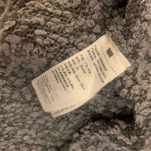 Hollister knitted sweater with silver thread like new, gray silver