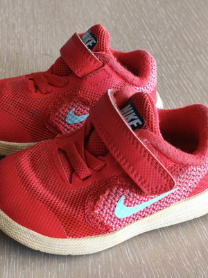 Nike Revolution 3 toddler shoes like new, red, size 19.5