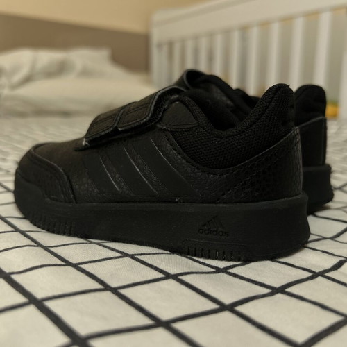 Adidas baby shoes size 22 like new