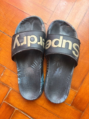 Superdry beach shoes used, black with floral patterns, size 39