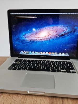 MacBook Pro 15,4" Mid 2009 μεταχειρισμένο, 2,66GHz Core 2 Duo, 4GB RAM, 320GB HDD χωρίς μπαταρία