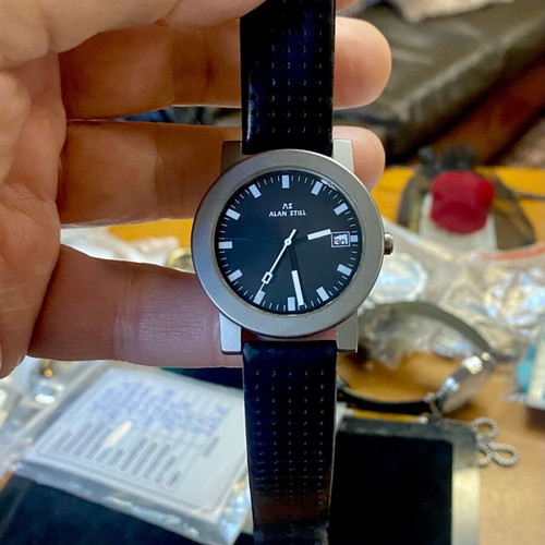 Titanium watch like new, black, 38mm with battery