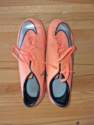 Ποδοσφαιρικά παπούτσια Nike Mercurial μεταχειρισμένα, παιδικά, δερμάτινα, μέγεθος 38,5, πορτοκαλί