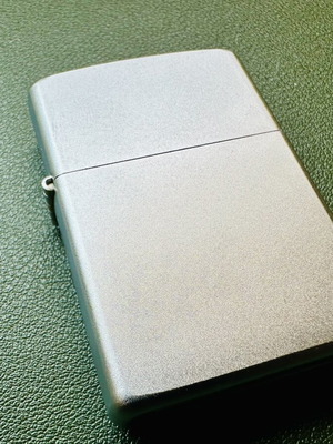 Zippo Street Chrome lighter, 2000 USA