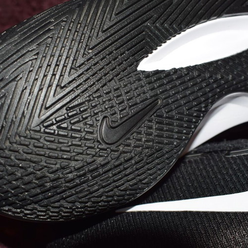 Nike Precision 5 sports shoes like new, size 45.5, black and white
