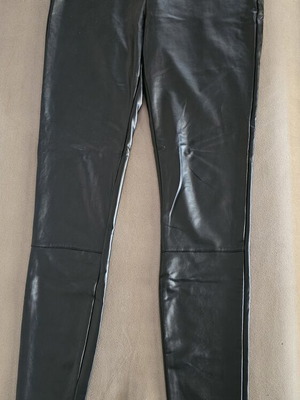 Pants size small black like new