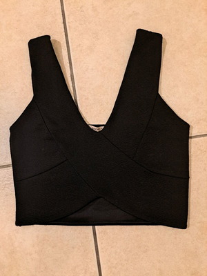 Crop top Pull & Bear black like new, size S