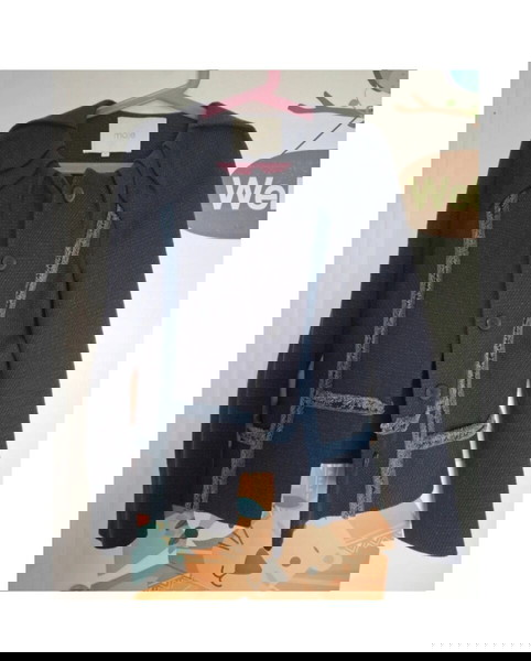σαξακθ επωνυμο MAJE