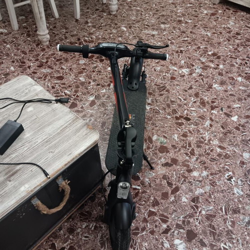 Electric Scooter Red Bull Race Teen 10" 350W like new