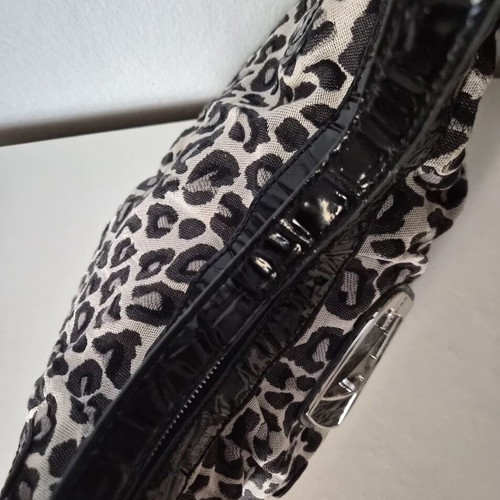 Guess Vintage Y2K Baguette Shoulder Bag like new, black and white