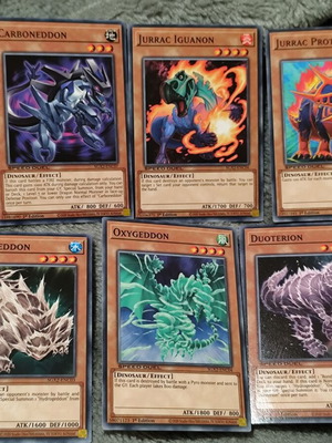 Dinosaur set Yu-Gi-Oh καινούργιο