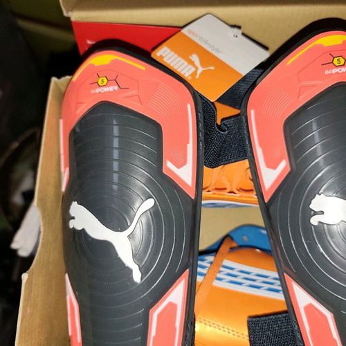 Puma V5.10 TT football shoes new, size 44, with gift shin guards and socks