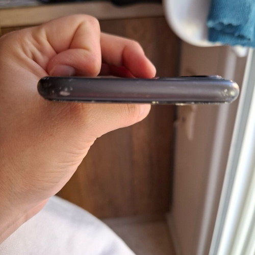 Iphone 11 used black 64GB with issues