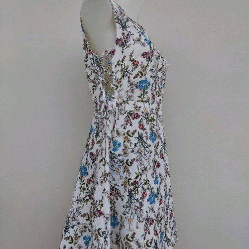 Floral dress white like new, size 42 with side opening