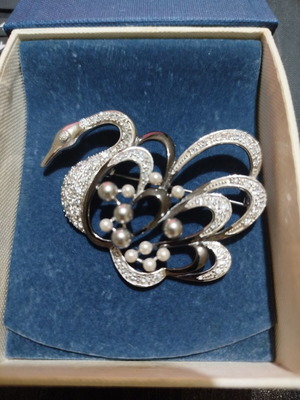 Swan brooch silver 925 rhodium plated with pearls and stones new