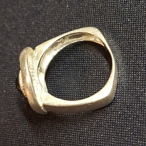 Silver ring with 925 stamp, like new
