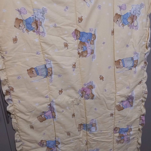 Baby bedding set yellow like new with teddy bears for crib