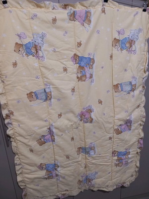 Baby bedding set yellow like new with teddy bears for crib