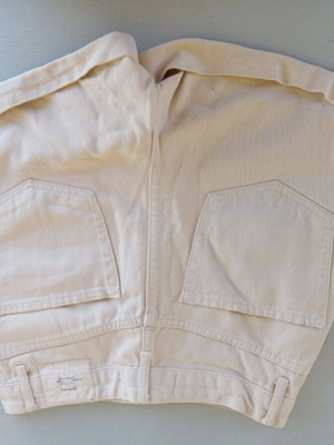 Stradivarius women's beige shorts used size 36 with pockets high waist