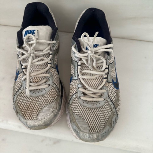 Nike men's athletic shoes used, size 42, white and blue
