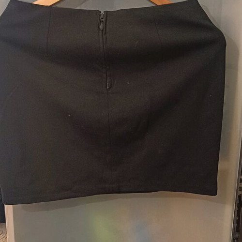 H&M mini skirt like new, black with shiny stones