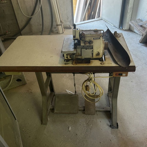 Brother 5-Thread Overlock Sewing Machine used, professional