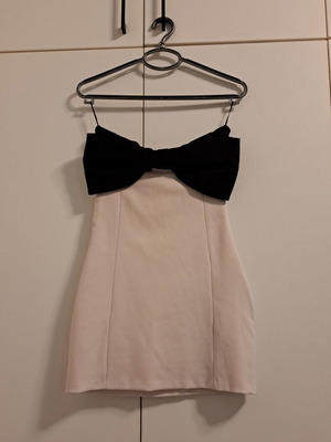 Zara black and white dress with bow, like new, size small