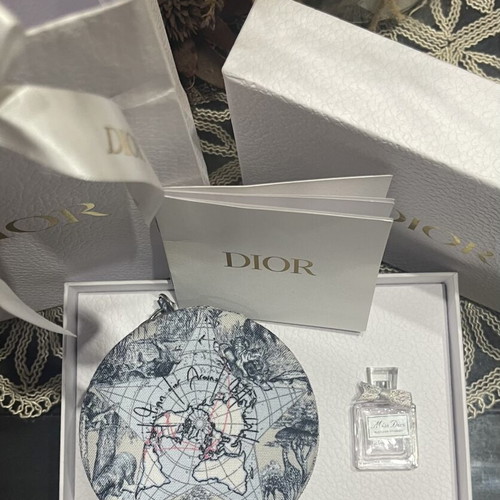 Dior Beauty Gift Set with Miss Dior Mini and Toile de Jouy Pouch