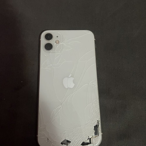 Apple iPhone 11 64GB white smartphone