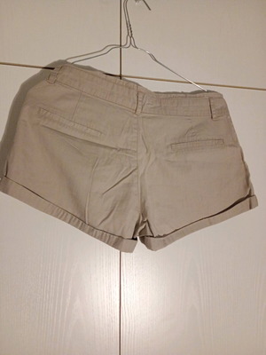 Beige shorts size M like new