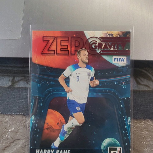 2023-24 Panini Donruss Soccer Zero Gravity Inserts Red like new