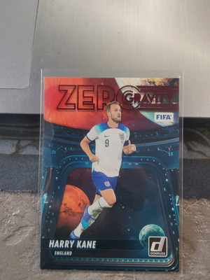 2023-24 Panini Donruss Soccer Zero Gravity Inserts Red like new
