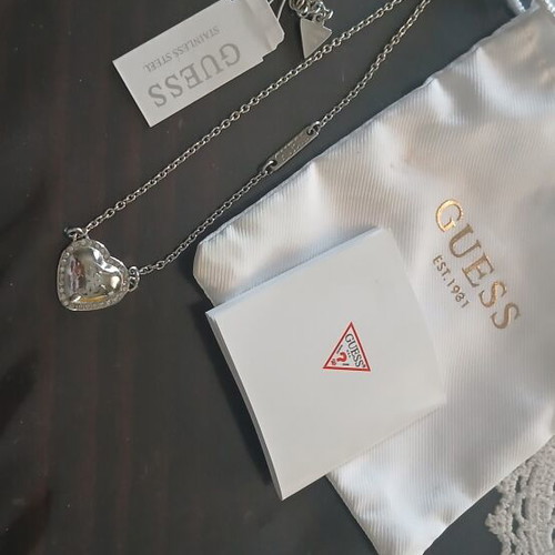 Guess stainless steel heart pendant necklace new, silver