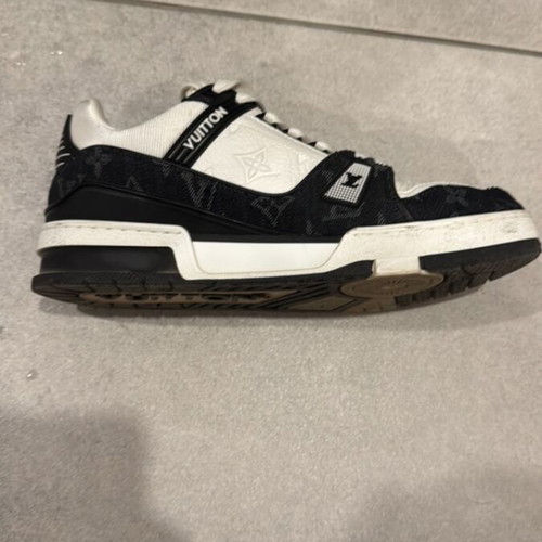 Louis Vuitton LV Trainer sneaker used, size 39, black and white