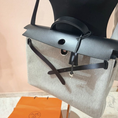 Hermès Herbag Messenger 39 shoulder bag, black and grey