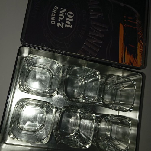 Jack Daniel's Old No7 brand set with 6 whiskey glasses and metal box new