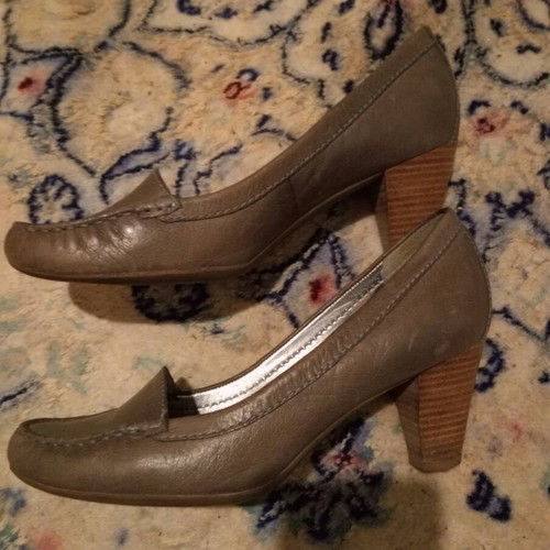 Ecco soft leather pumps like new, size 39/40, gray