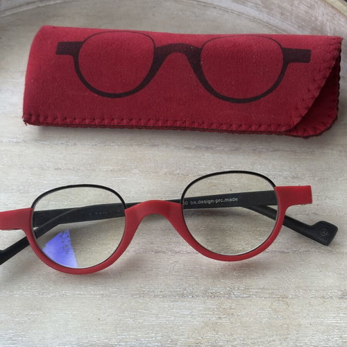 Aptica Bridge Golden Gate Unisex Presbyopia Glasses +2.50 with Case and Chain