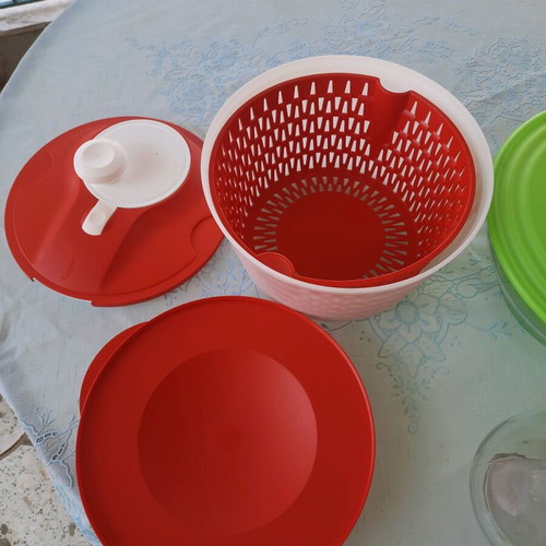 Large Tupperware containers and glass jug like new