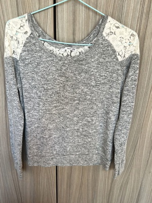Tally Weill blouse used, lace detail, size S/M, white and gray